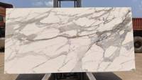 Grande dalle de quartz blanc Calacatta poli de luxe avec veines gris doré, imperméable, pour la décoration de comptoirs de salle de bain, sols et dessus de table