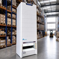 Module de levage vertical inter-étages avec ports d'accès multi-étages pour plusieurs niveaux d'un seul bâtiment industriel