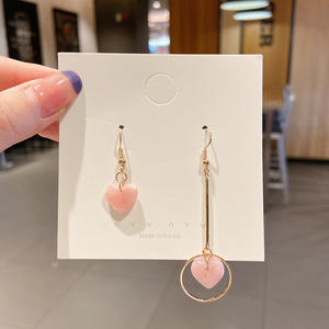 Instagram Aesthetic Pearl Earrings Wholesale for <strong>Street</strong> Vendors Minimalist Designs With Premium Light Luxury Feel - Product Image 4