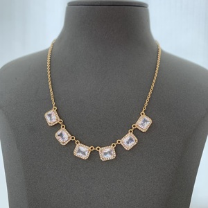 BD-B5757 merveilleux collier en cristal clair vintage collier délicat pour les femmes multi charme collier coeur d'éléphant or 18k - Product Image 5