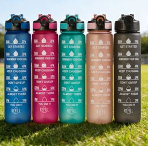 Bouteille d'eau sport givrée de 1000 ml grande capacité en plastique avec logo personnalisé – Gourde de motivation pour le sport - Product Image 4
