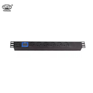 Israël Standard 6-Outlet Rack PDU Boîtier en alliage d'aluminium certifié CE 220-250V Compteur de tension/courant numérique pour armoires de serveurs - Product Image 2