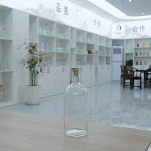 Bouteille de liqueur en verre sans plomb de qualité supérieure, 750 ml, bouchon en liège transparent, pour whisky, brandy, vodka, <span class=keywords><strong>XO</strong></span>, bar, hôtel, vente en gros - Product Image 6