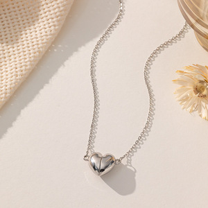 Nouveau Collier Pendentif Cœur Doré Aimanté Fort, Inaltérable, Tendance, Design <span class=keywords><strong>Couple</strong></span>, Polyvalent, Collier Internet à la Mode - Product Image 4