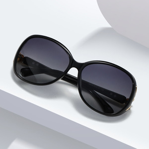 Gafas de Sol Polarizadas para Mujer, Protección UV400, Montura Completa de PC, Lentes TAC, Diseño de Cabeza de Zorro con Pedrería, para Conducir al Aire Libre - Product Image 2