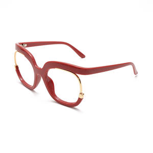 Lunettes de soleil <span class=keywords><strong>tendance</strong></span> pour femmes UNOC <span class=keywords><strong>2022</strong></span>, marque personnalisée, grande monture, anti-lumière bleue, verres optiques en matériau PC, montures blanches et rouges transparentes - Product Image 3