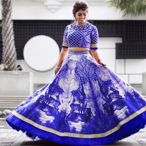 Dernier créateur indien Lahenga Choli Vêtements de fête pour femmes indiennes Grossiste de mariée à la mode Meilleur tarif pas cher Meilleure qualité Alphanumero - Product Image 4