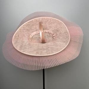 Modische Damen Elegante Rosa Sinamay-Blume 3-Schichtige Breitkrempige Mütze für Alle Jahreszeiten <span class=keywords><strong>Kentucky</strong></span> <span class=keywords><strong>Derby</strong></span> Kirche Hochzeit <span class=keywords><strong>Party</strong></span> - Product Image 3