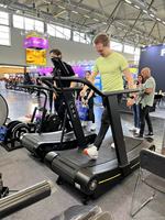 Tapis de course incurvé Land fitness de haute qualité Tapis de course professionnel Gym de haute qualité