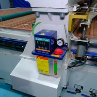 Routeur CNC équipé d'une table à vide adaptée à la gravure sur bois et acrylique Certification CE pour une qualité fiable.