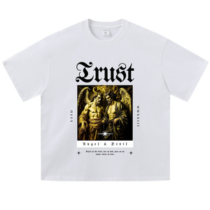 T-shirt con grafica Trust Angel & Devil, maglietta nera oversize in stile streetwear gotico scuro - Product Image 2