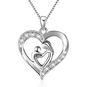 Collana con ciondolo a forma di cuore in acciaio inossidabile placcato oro bianco con zirconi cubici, regalo romantico per lei, da indossare tutti i giorni, con catena a maglia. - Product Image 1