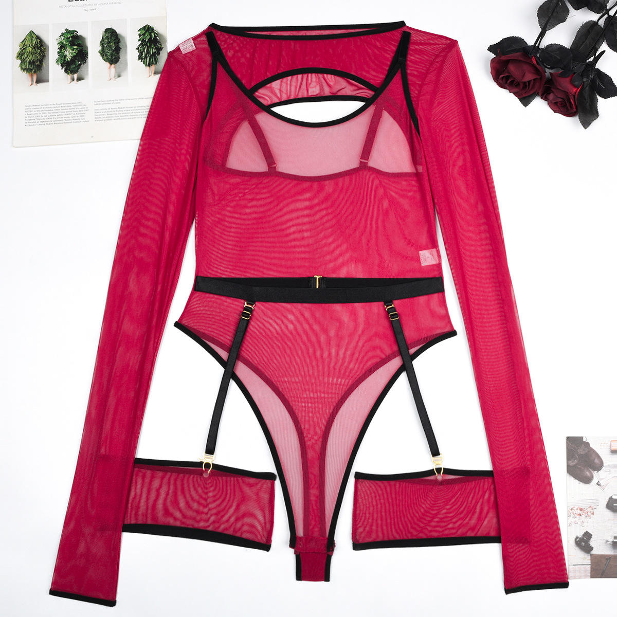 ชุดชั้นในสีแดงเข้ม