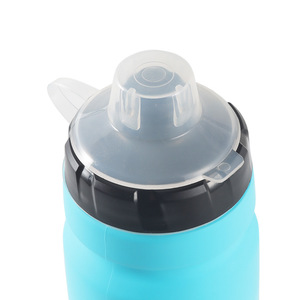 Bouteille d'eau pour vélo 750 ml, légère, pour le sport et le cyclisme, avec design à pression - Product Image 3