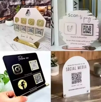 Signe acrylique avec code QR personnalisé pour Facebook Instagram Présentoir de table portable pour le balayage des médias sociaux et la publicité polie