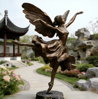 Statue d'ange en bronze artisanale moderne grandeur nature en pose de danse classique, avec couleur personnalisée, pour parc public