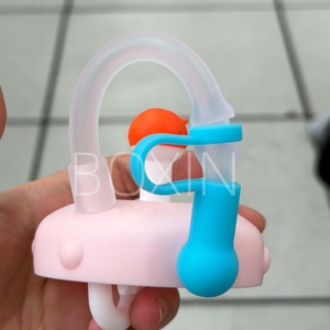 Mug isotherme en acier inoxydable Comobebe avec design de dessin animé, adapté aux enfants, et doté d'une poignée. - Product Image 4