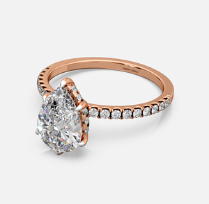 Bague solitaire 1,75 carat taille poire « Ember Kiss » avec accents de diamants rouge cramoisi, certifiée IGI, sertie à griffes, or massif 18 carats, élégante - Product Image 4