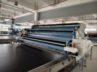 Machine de pose automatique intelligente YALIS pour tissus, équipement de distribution intelligent compatible IoT pour la production de vêtements