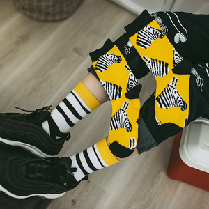 Chaussettes coréennes populaires à motifs longs <span class=keywords><strong>et</strong></span> colorés en alligator vert pour hommes <span class=keywords><strong>et</strong></span> femmes XIANGHUI, automne-hiver - Product Image 5