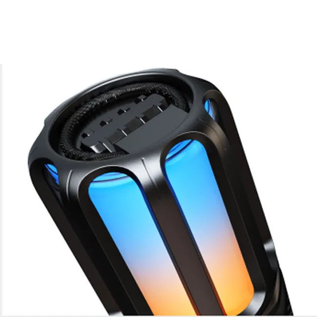 D4 IPX7 Recién llegado Altavoces inalámbricos a prueba de agua Linterna de luz LED colorida Altavoz Bluetooth para exteriores con mango
