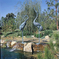 Sculpture de fontaine en bronze sur mesure en forme d'héron, technique de moulage, couleur et taille personnalisables pour la décoration de jardin extérieur