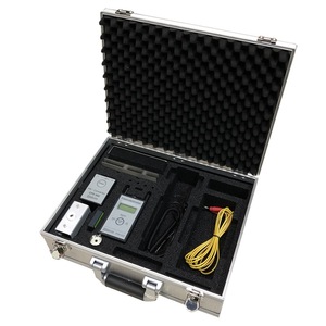 เครื่องวัดแรงดันไฟฟ้าสถิต Kleinwaechter EFM-022-AKC 8000 โวลต์ สำหรับการทดสอบแรงดันไฟฟ้าบนพื้นผิวระหว่างการเดินของมนุษย์และเครื่องเป่าไอออน - Product Image 2