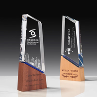 Trophée en bois et cristal personnalisé avec logo, idéal pour les souvenirs, vente en gros