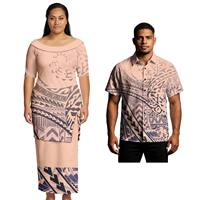 Tenues d'été pour amoureux : Robe Puletasi fendue à col rond et motif tropical pour femme, et ensembles de chemises Aloha décontractées pour homme (pour couples)
