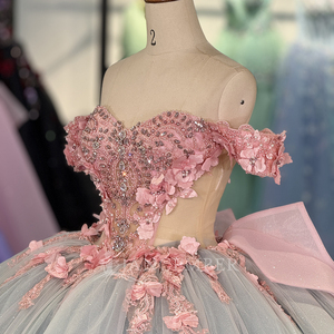 ชุดราตรีทรงบอลกาวน์สีชมพูฟ้าแบบเปิดไหล่ ประดับดอกไม้ ลูกปัดคริสตัล แต่งระบายยาวแบบชัพเพล รุ่น 1304 เหมาะสำหรับงานปาร์ตี้ เป็นมิตรกับสิ่งแวดล้อม - Product Image 5