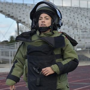 Combinaison tactique industrielle durable Vêtement thermique intégral Tissu ignifuge Équipement utilitaire pour travaux sur le terrain dangereux - Product Image 5