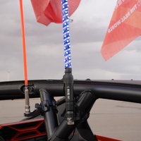Support universel de fixation pour mât de drapeau tout-terrain pour barres de protection et feux de signalisation de 1,75 à 2 pouces pour UTV et VTT