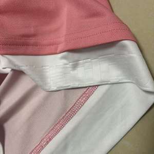 ชุดฟุตบอลผู้ชายฤดูกาลใหม่ 25/26 รุ่นลิสบอน ฉลองครบรอบ 100 ปี ผลิตจากโพลีเอสเตอร์ 100% ลายพิมพ์ฤดูร้อน ลิสบอน - Product Image 4