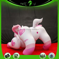 Loup gonflable personnalisé en PVC avec cœur rose imprimé, adorable jouet animal couineur pour enfant