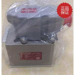 Válvula Servo Electrohidráulica Moog G631-3800B 4500 Psi para Máquinas de Moldeo por Soplado - Product Image 5