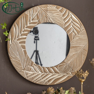 Espejo de pared redondo tallado retro con marco de madera hecho a mano, estilo rústico para entrada, dormitorio, baño. - Product Image 3