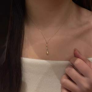 Collar de Plata de Ley S925 de Lujo con Colgante Cuadrado en Forma de V, Incrustaciones de Diamantes Clásicas, Cierre de Oro Rosa, Estilo Sofisticado - Product Image 3