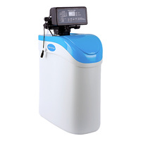 Système d'adoucissement de l'eau à usage domestique avec soupape de commande et résine d'adoucissement dans le kit