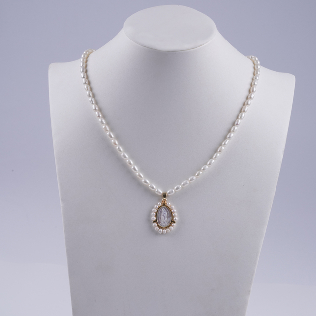 Freshwater Mother of Pearl Madonna Pendant Rice Shape Freshwater Pearl Necklace Jewelry