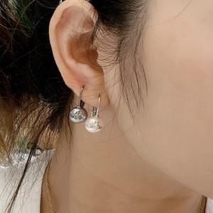 Pendientes de Saturno de Aleación con Circonita GIA de la Emperatriz Viuda Vivienne para Hombres y Mujeres, Joyería de Lujo Personalizada y Moderna - Product Image 1