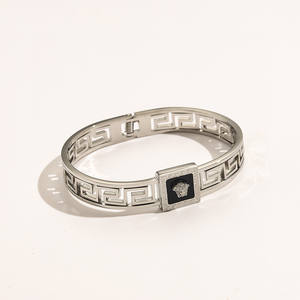 Yeni varış marka bilezik altın gümüş lüks 18k altın kaplama paslanmaz çelik tasarımcı takı ünlü bilezik - Product Image 4