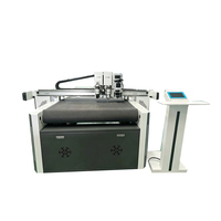 Machine de découpe à plat CNC tendance pour la production en petites séries avec CCD pour panneaux KT, autocollants en vinyle, découpe numérique CNC à plat vibrante
