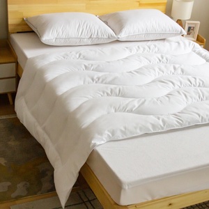 Couverture matelassée légère pour berceau Down Alternative Kid Baby Toddler Quilt Comforter - Product Image 3
