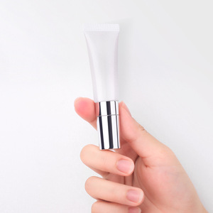 Brillo Labial Líquido Vegano al por Mayor en Colores Personalizados con Fórmula de Jugo y Gelatina, Tinte Hidratante de Larga Duración para una Hidratación Brillante - Product Image 2