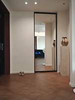 Porte d'entrée de villa moderne à pivot central en aluminium, à rupture de pont thermique, double vitrage, verre trempé, isolation phonique, pour cave à vin et salon