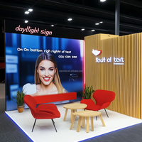 Stand d'exposition modulaire personnalisé 10x10 avec panneau mural à grille pour salon professionnel de beauté