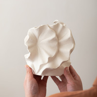 Vase en céramique semi-artisanal YHM modèle 8219, blanc mat, glaçure colorée élégante, design moderne minimaliste de style nordique, créatif