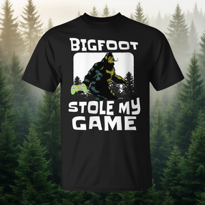 Bigfoot Stole My Game Gamer T-Shirt Design de jeu de tir en première personne - Product Image 3