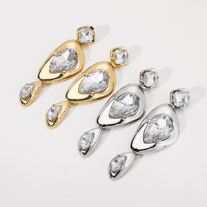 Orecchino di moda bohémien in lega geometrica multistrato acrilico con nappine nuove donne colorate <span class=keywords><strong>orecchini</strong></span> a goccia geometrici in resina - Product Image 3