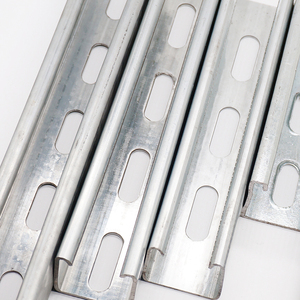 Canal fendu à usage intensif en métal support12-gauge canal d'entretoise à charpente métallique à moitié fendue - Product Image 1